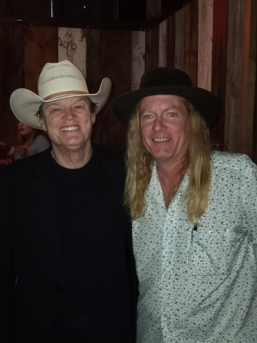 Rhett Meets Doug Stone, the original singer of "In a Different Light" - Tomball, TX 9/24/21
